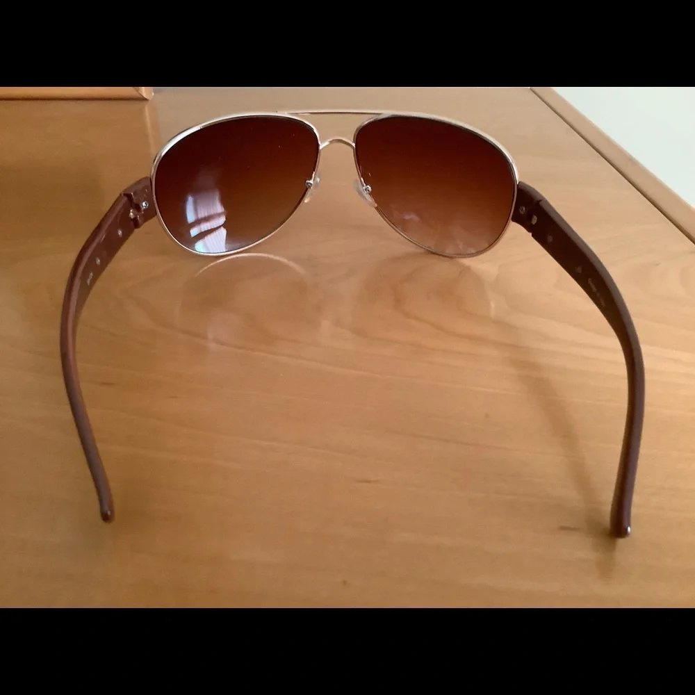 Aviator sunglasses women’s brown with gold metal frames Designed in Italy